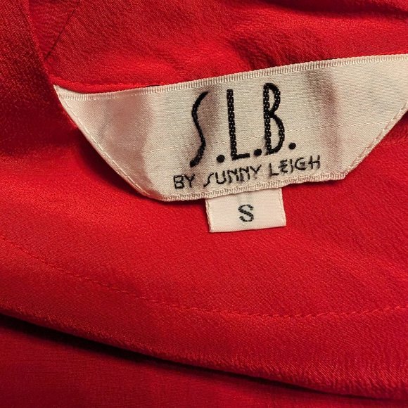 SOLD Vintage 100% Silk Top - Size S - Picture 2 of 6